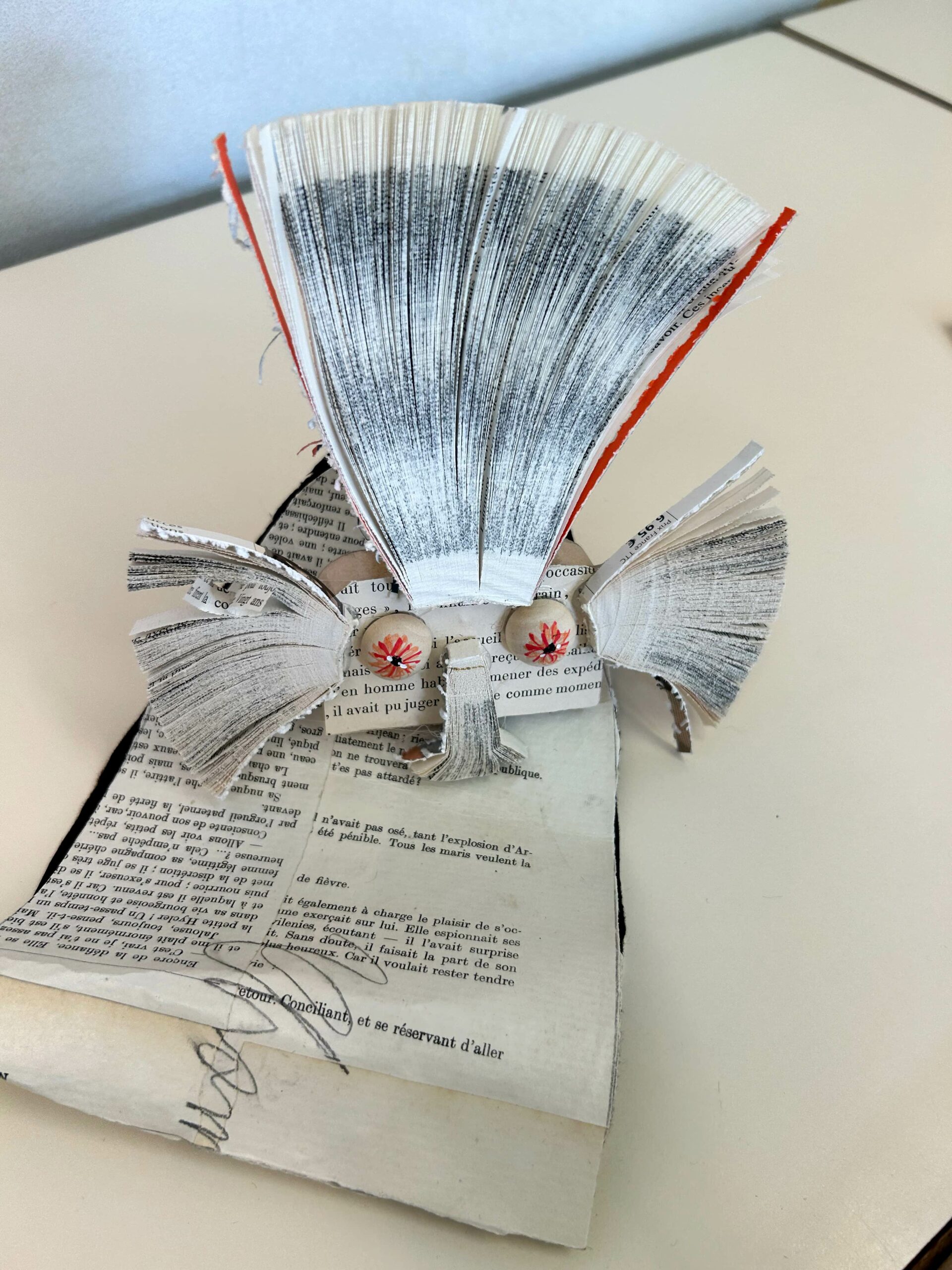 Photo d'une marionnette réalisée par un élève lors d'un atelier.